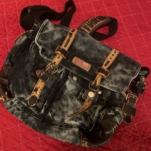 BedStu Messenger Bag